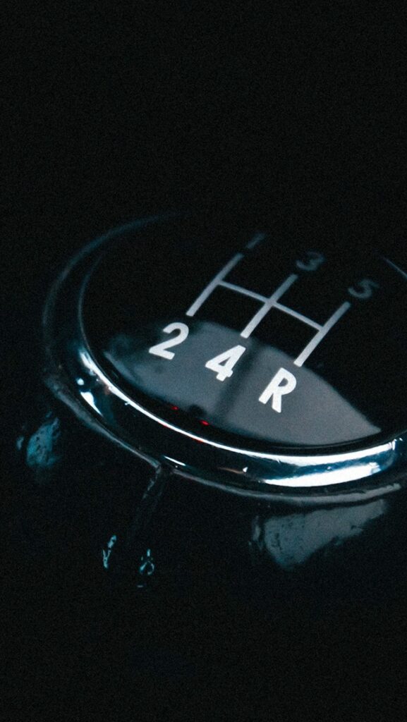 stick car drive minimal dark iphone