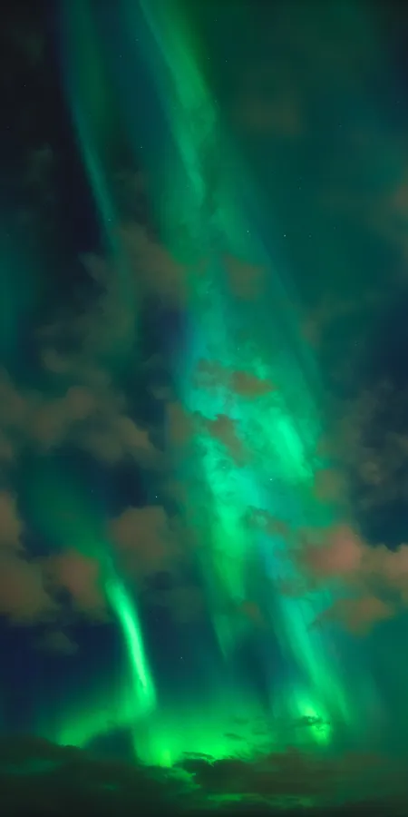 Shadowed Aurora Sky Wallpaper